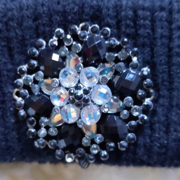 Cara New York Beanie - Picture 4 of 7